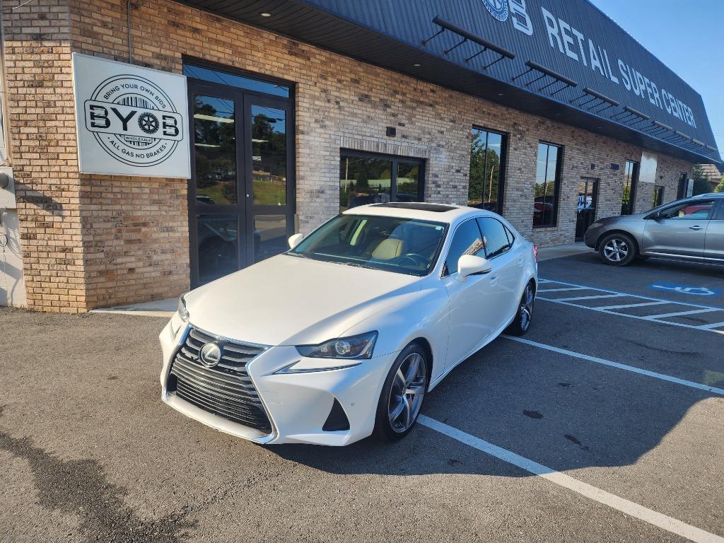 2019 Lexus IS 300's photo