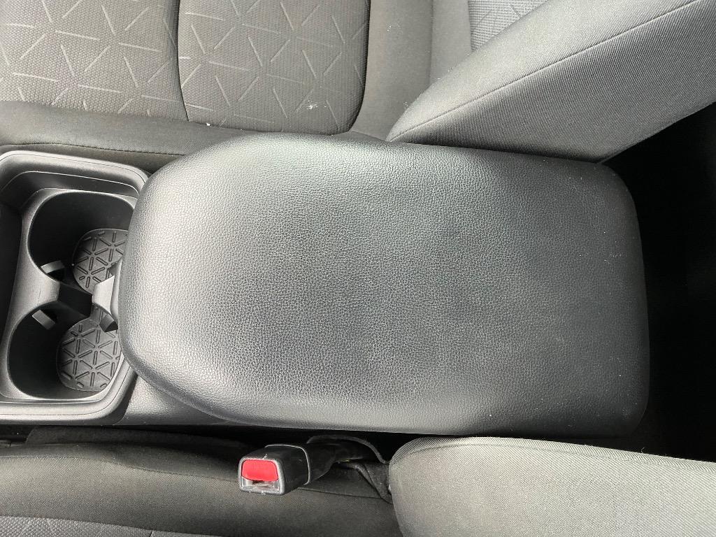 2021 Toyota RAV4 XLE - Photo 20