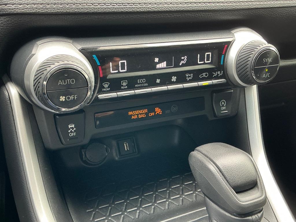 2021 Toyota RAV4 XLE - Photo 22