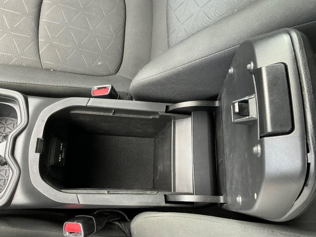 2021 Toyota RAV4 XLE - Photo 21