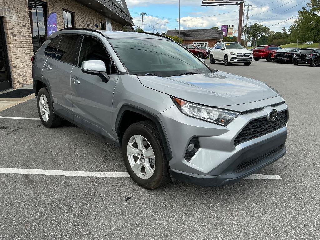 2021 Toyota RAV4 XLE - Photo 8