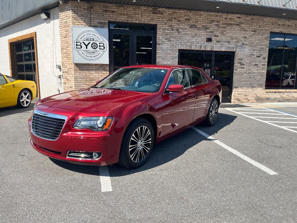 2014 Chrysler 300 S's photo