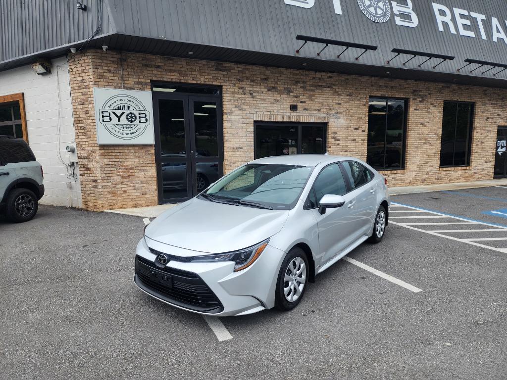 2025 Toyota Corolla LE CVT's photo