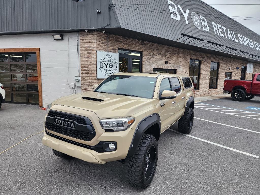 2017 Toyota Tacoma TRD Sport's photo