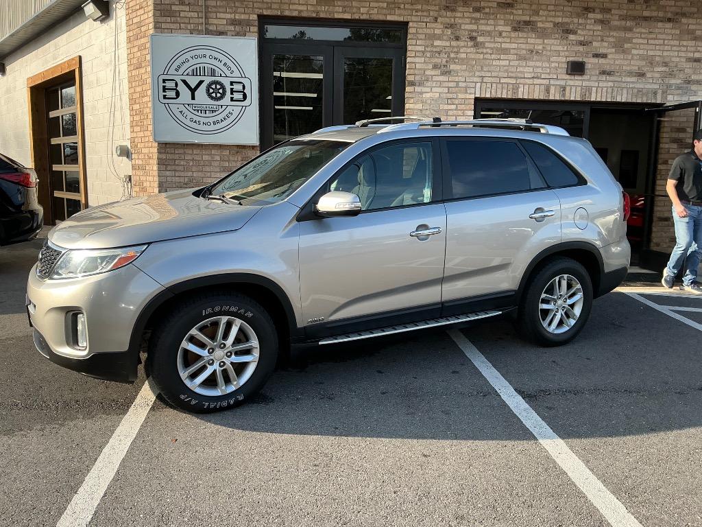 2014 Kia Sorento LX's photo