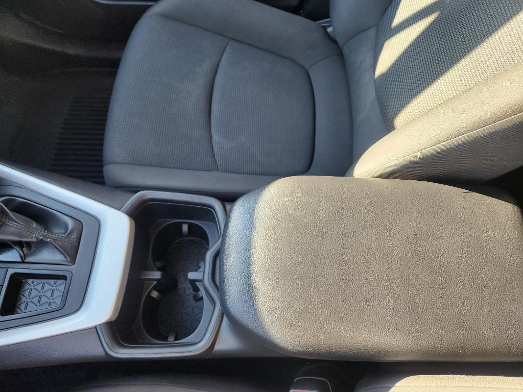 2024 Toyota RAV4 LE - Photo 21