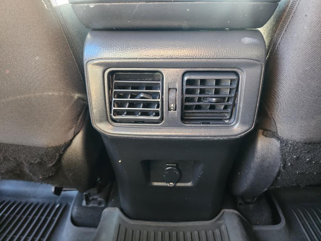 2024 Toyota RAV4 LE - Photo 11