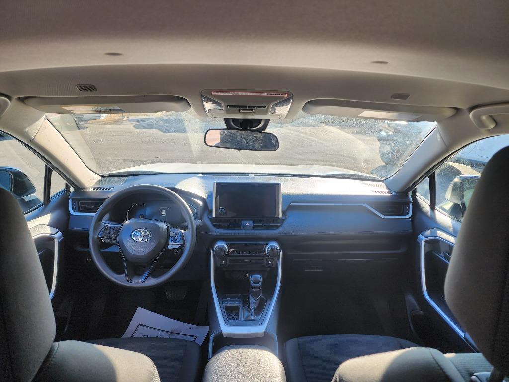 2024 Toyota RAV4 LE - Photo 12
