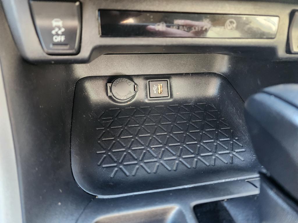 2024 Toyota RAV4 LE - Photo 19