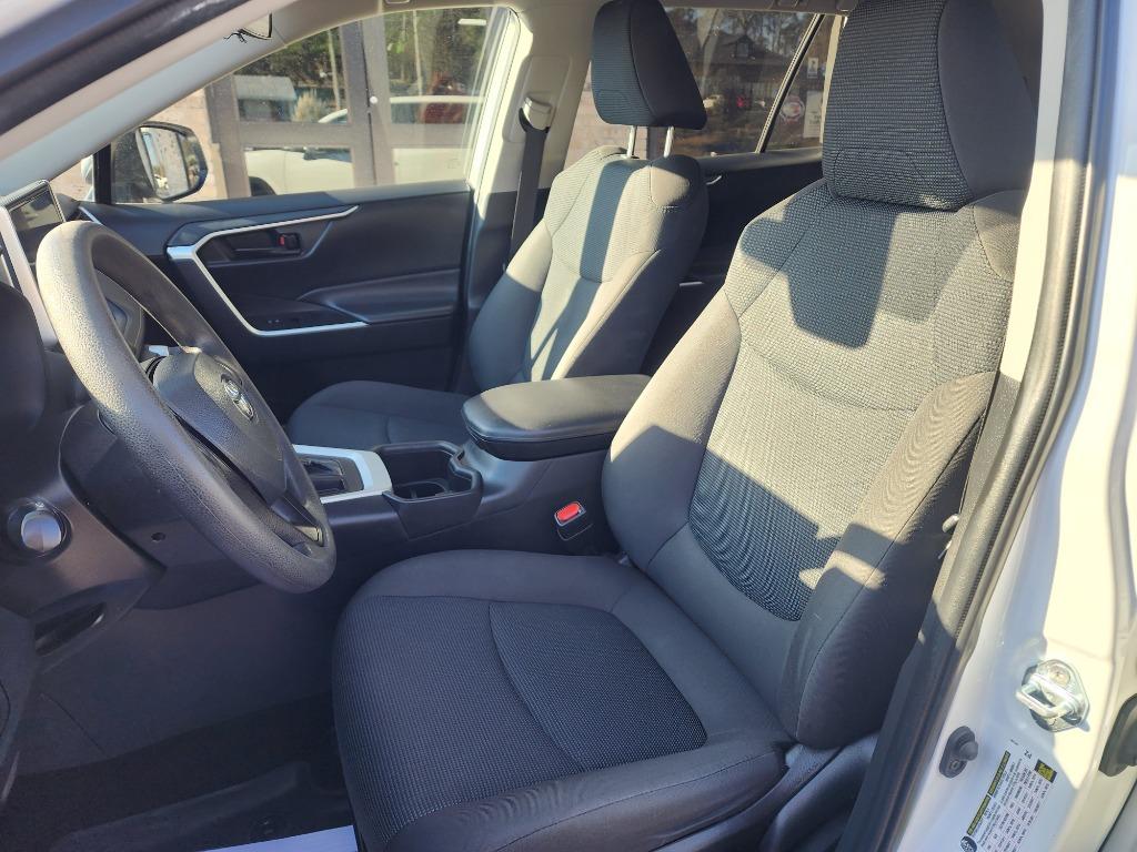 2024 Toyota RAV4 LE - Photo 14