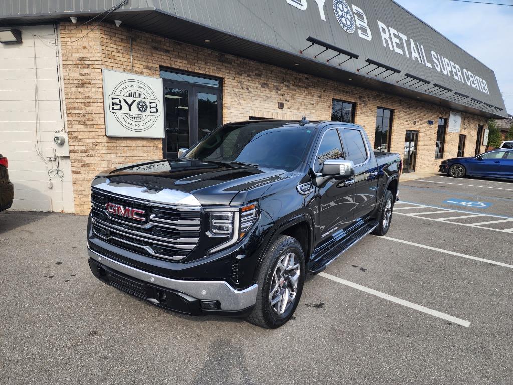 2024 GMC Sierra 1500 SLT's photo