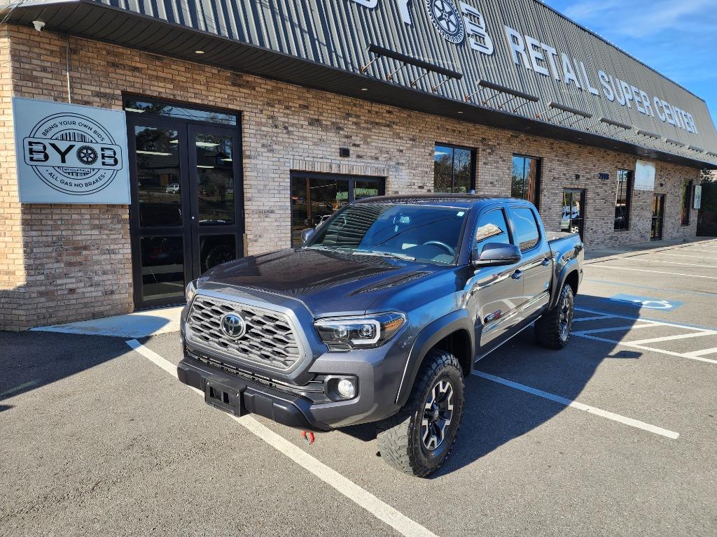 2022 Toyota Tacoma SR5's photo