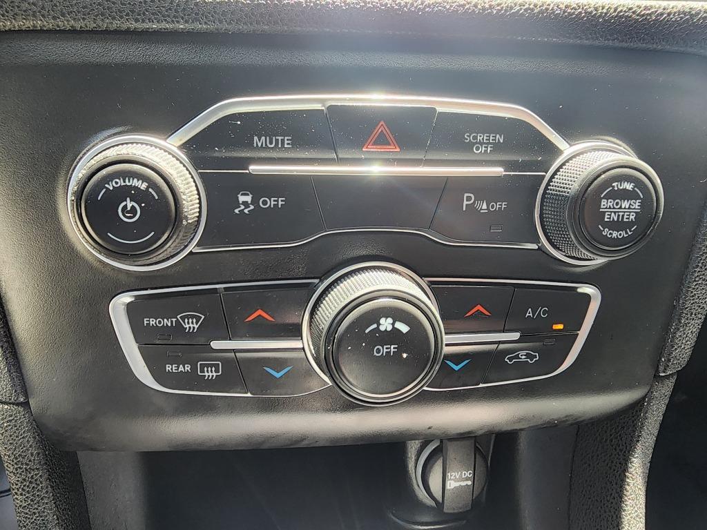 2021 Dodge Charger SXT photo 19