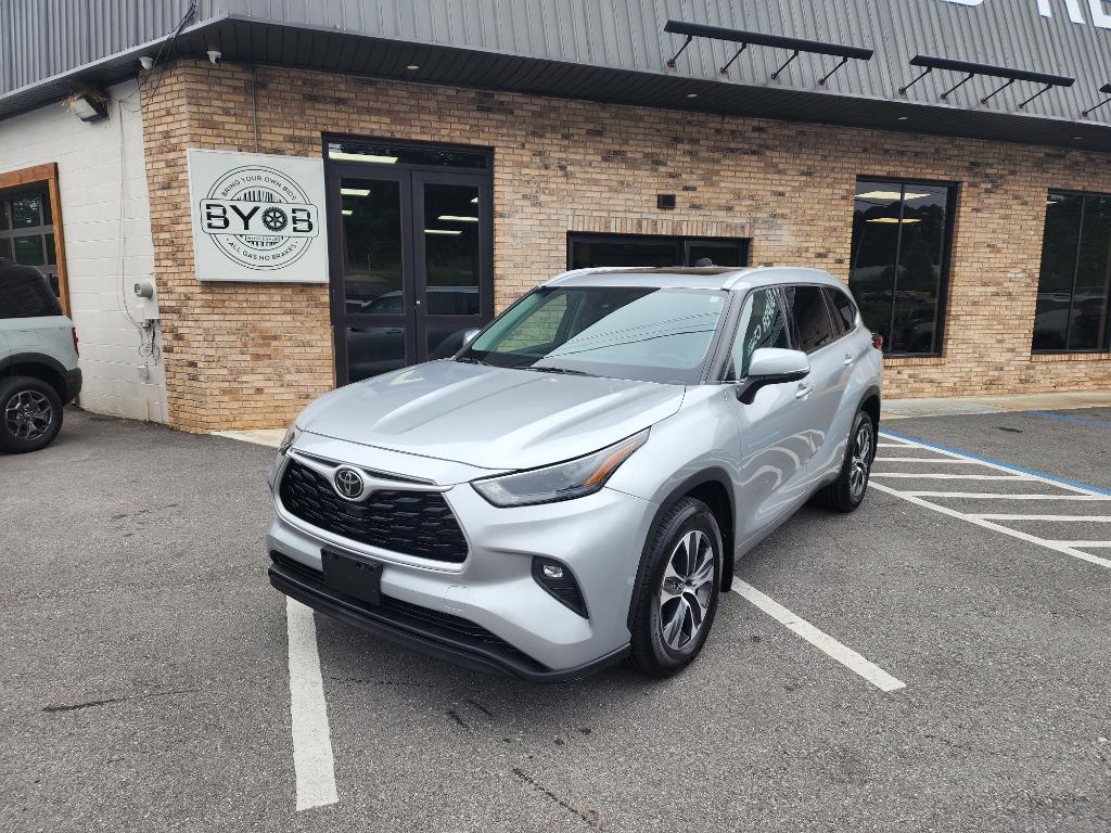 2022 Toyota Highlander XLE 4x4 V6's photo