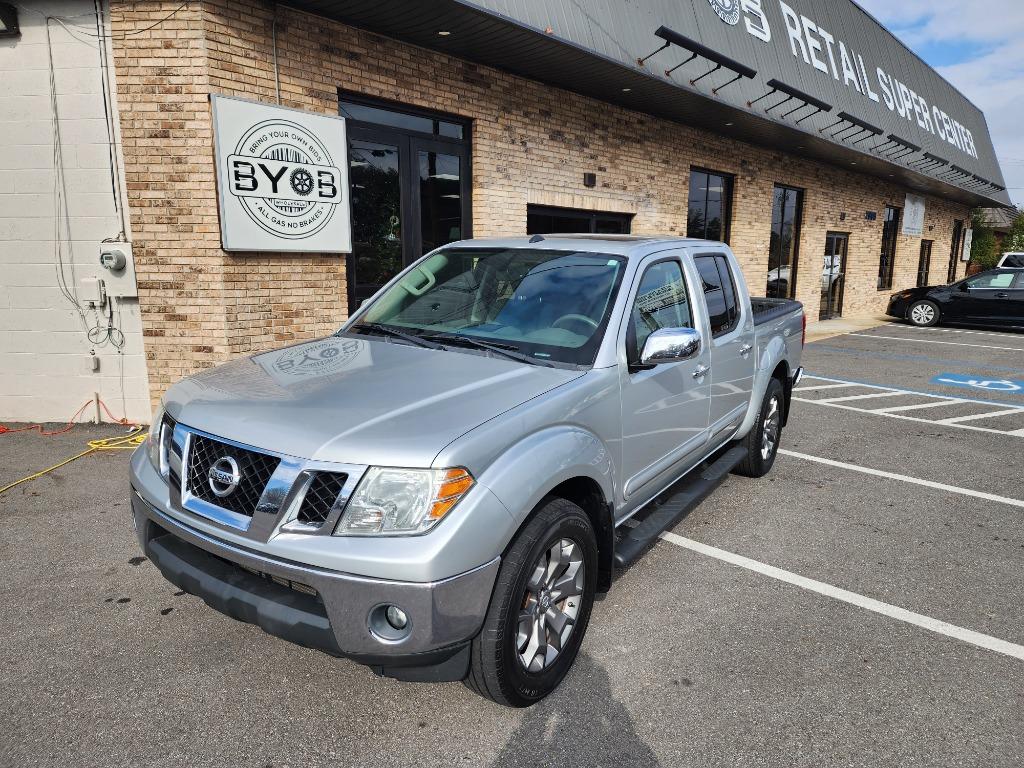 2019 Nissan Frontier SL's photo