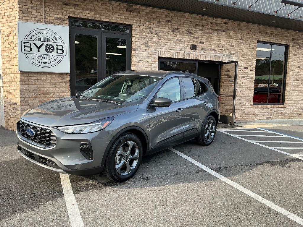 2025 Ford Escape ST-Line's photo