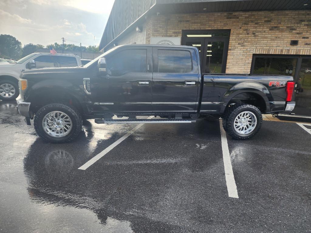 2017 Ford F-250 photo 2